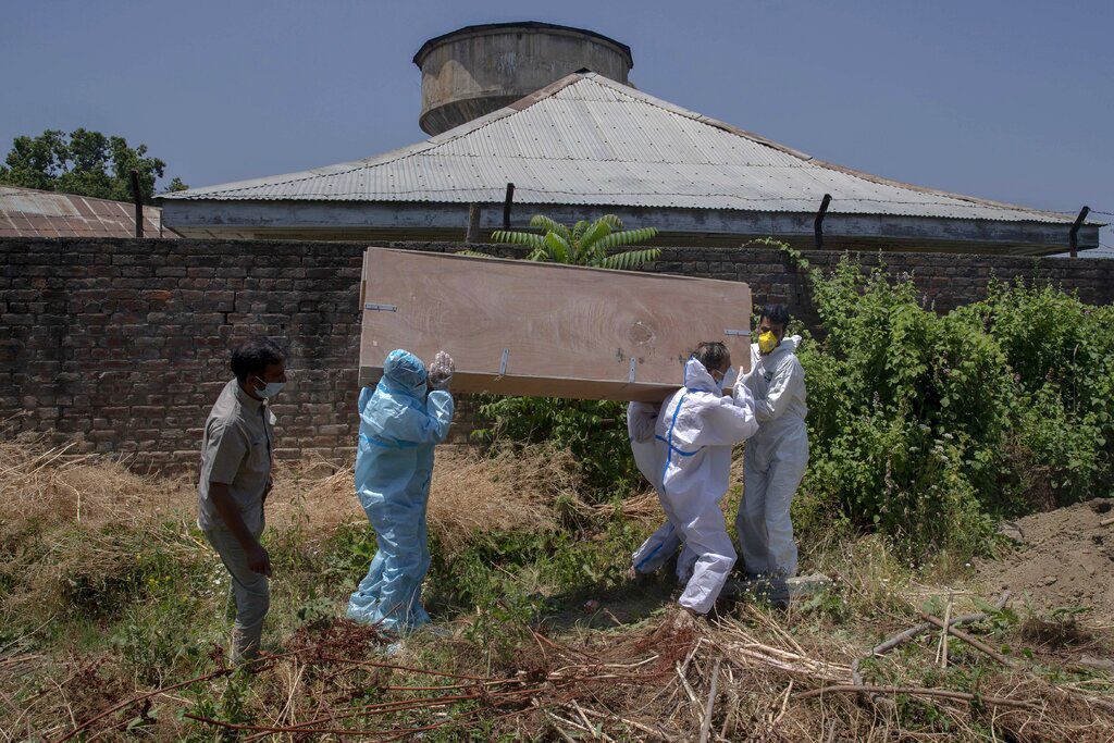 APTOPIX Virus Outbreak India Kashmir